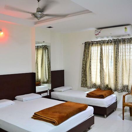 Hotel Maheshwari Avenue Uddzsaín Kültér fotó