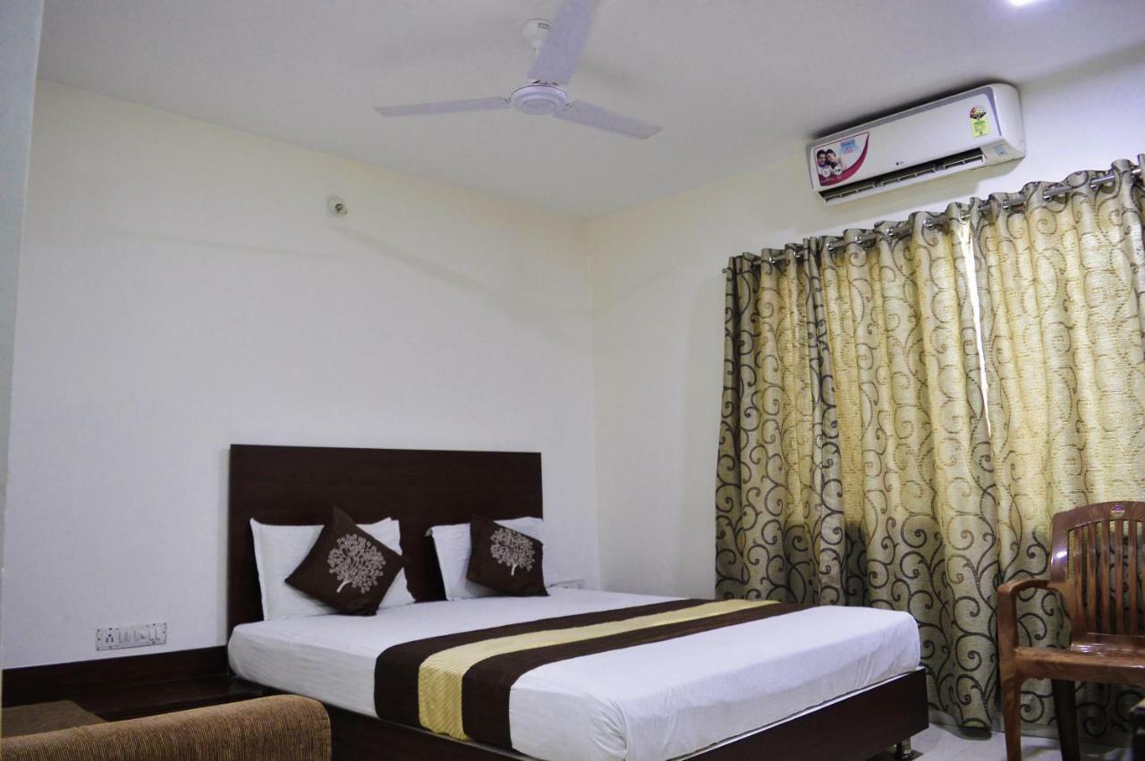 Hotel Maheshwari Avenue Uddzsaín Kültér fotó