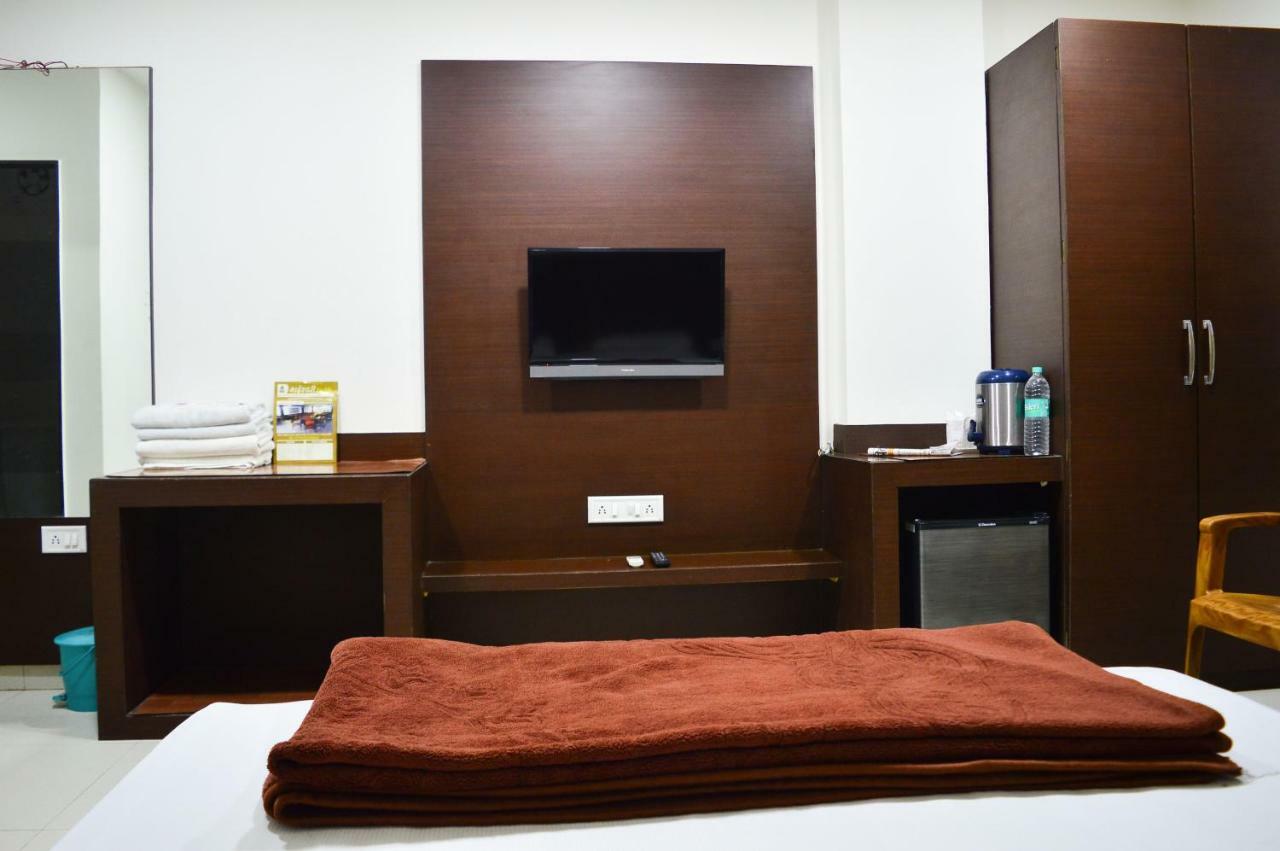 Hotel Maheshwari Avenue Uddzsaín Kültér fotó