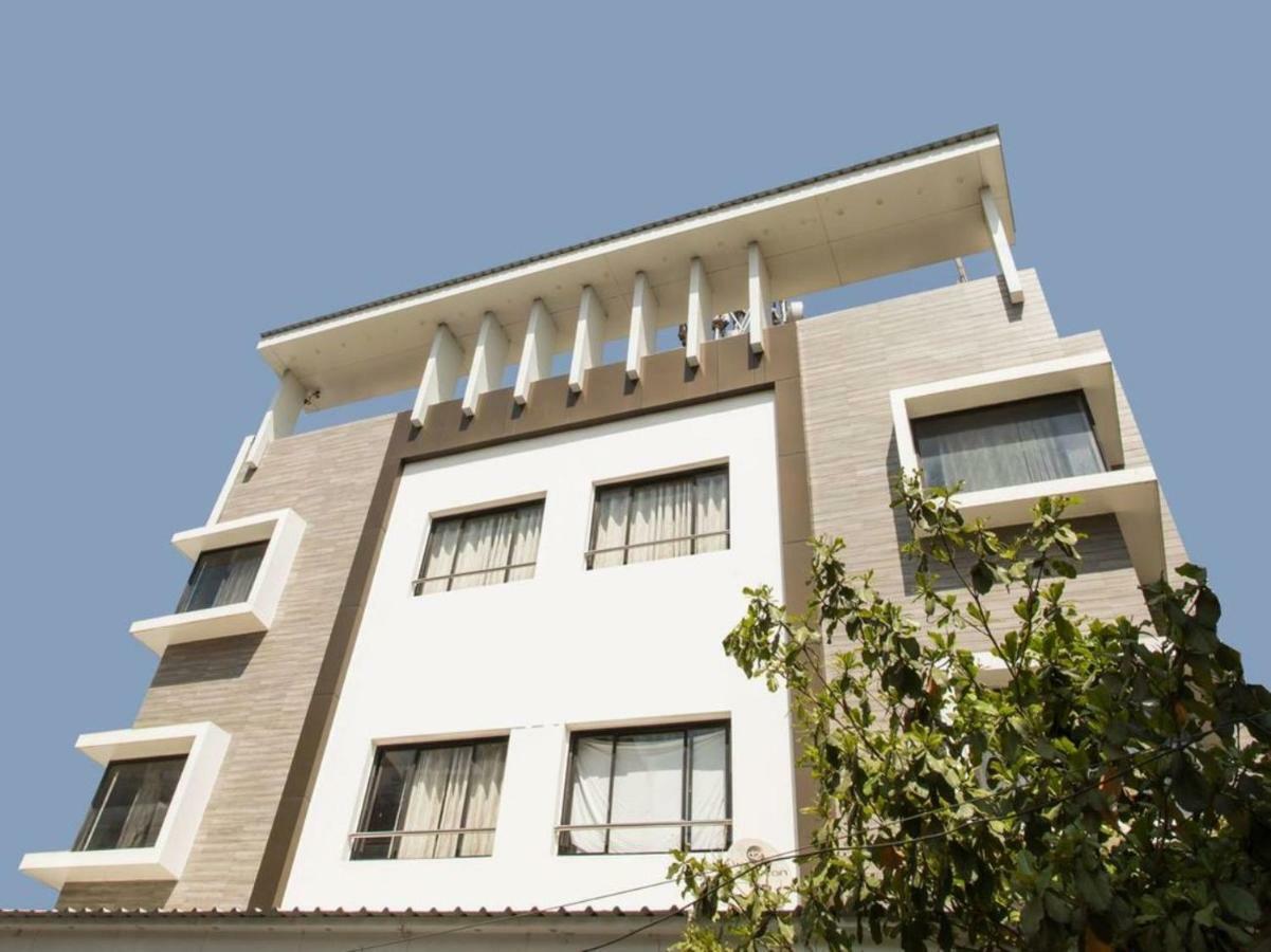Hotel Maheshwari Avenue Uddzsaín Kültér fotó