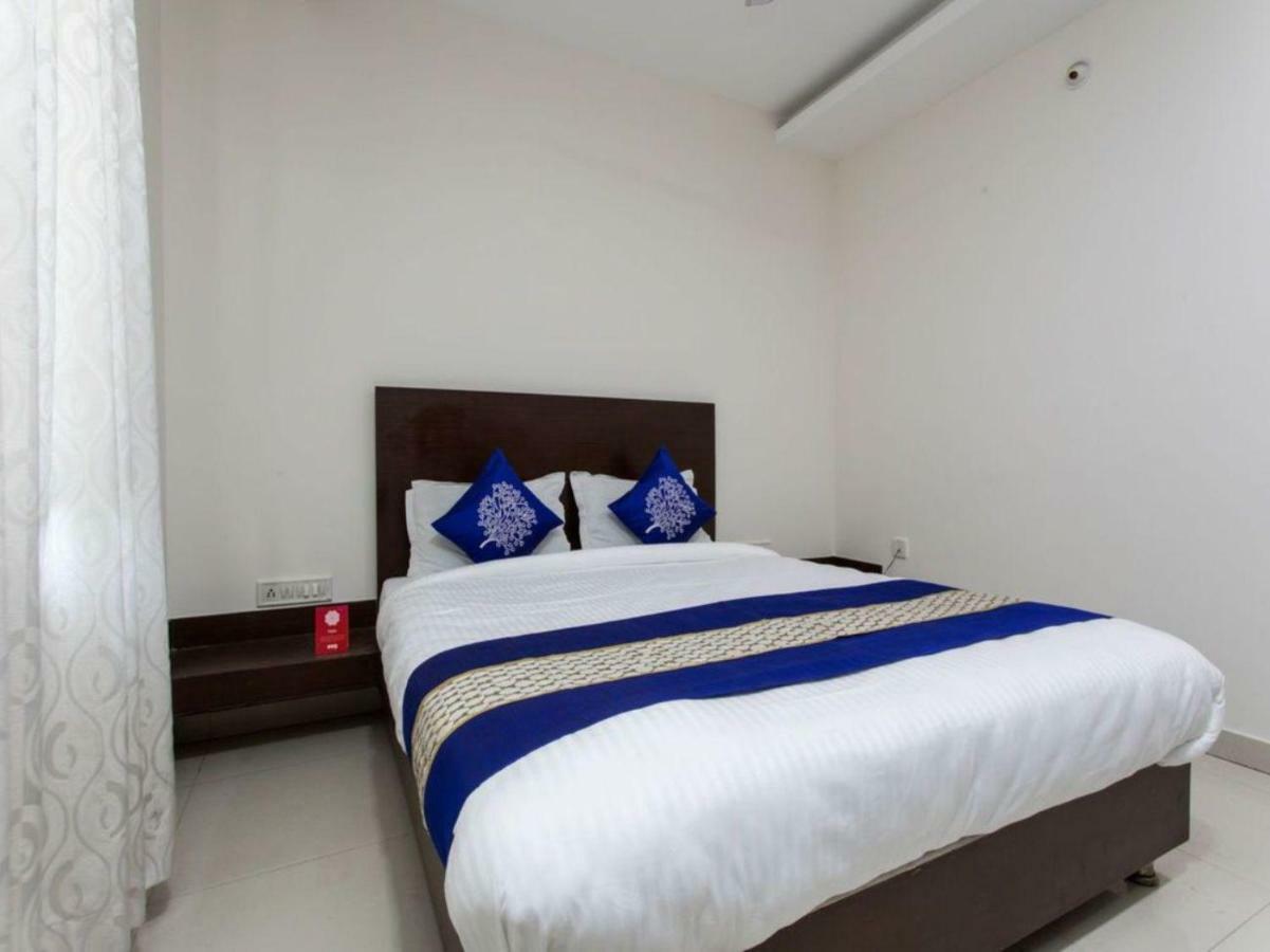 Hotel Maheshwari Avenue Uddzsaín Kültér fotó